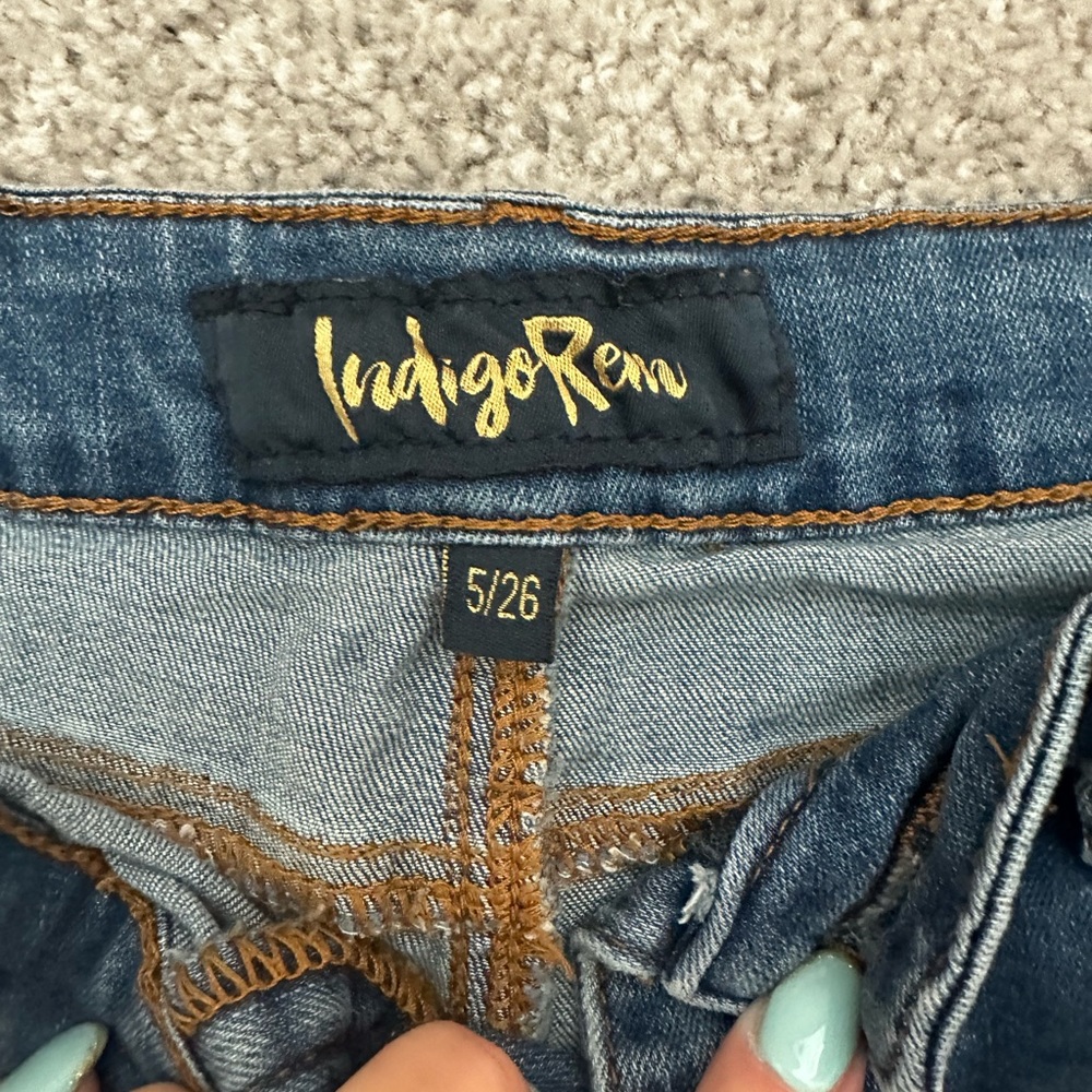 Shorts - Picture 3 of 6